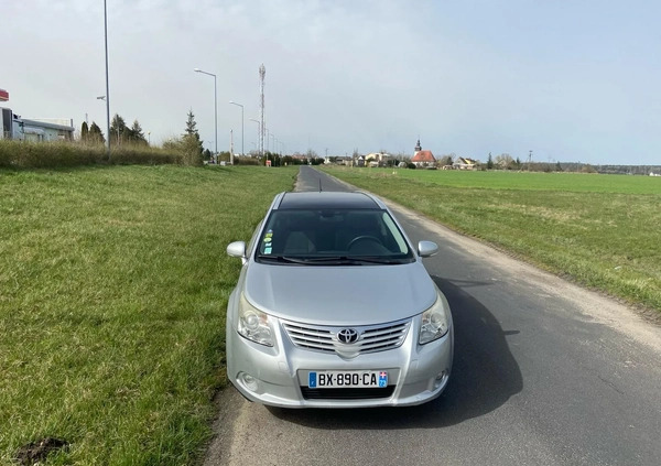 Toyota Avensis cena 19600 przebieg: 187000, rok produkcji 2011 z Chodzież małe 172
